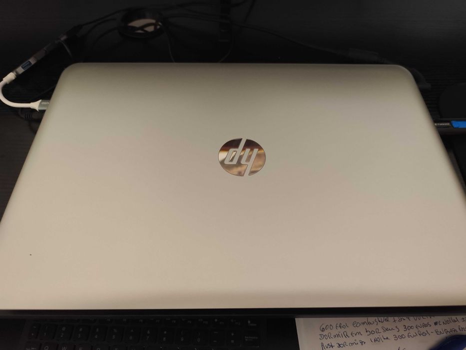 Portátil HP 15.6" i7, WIN 10 pouco usado
