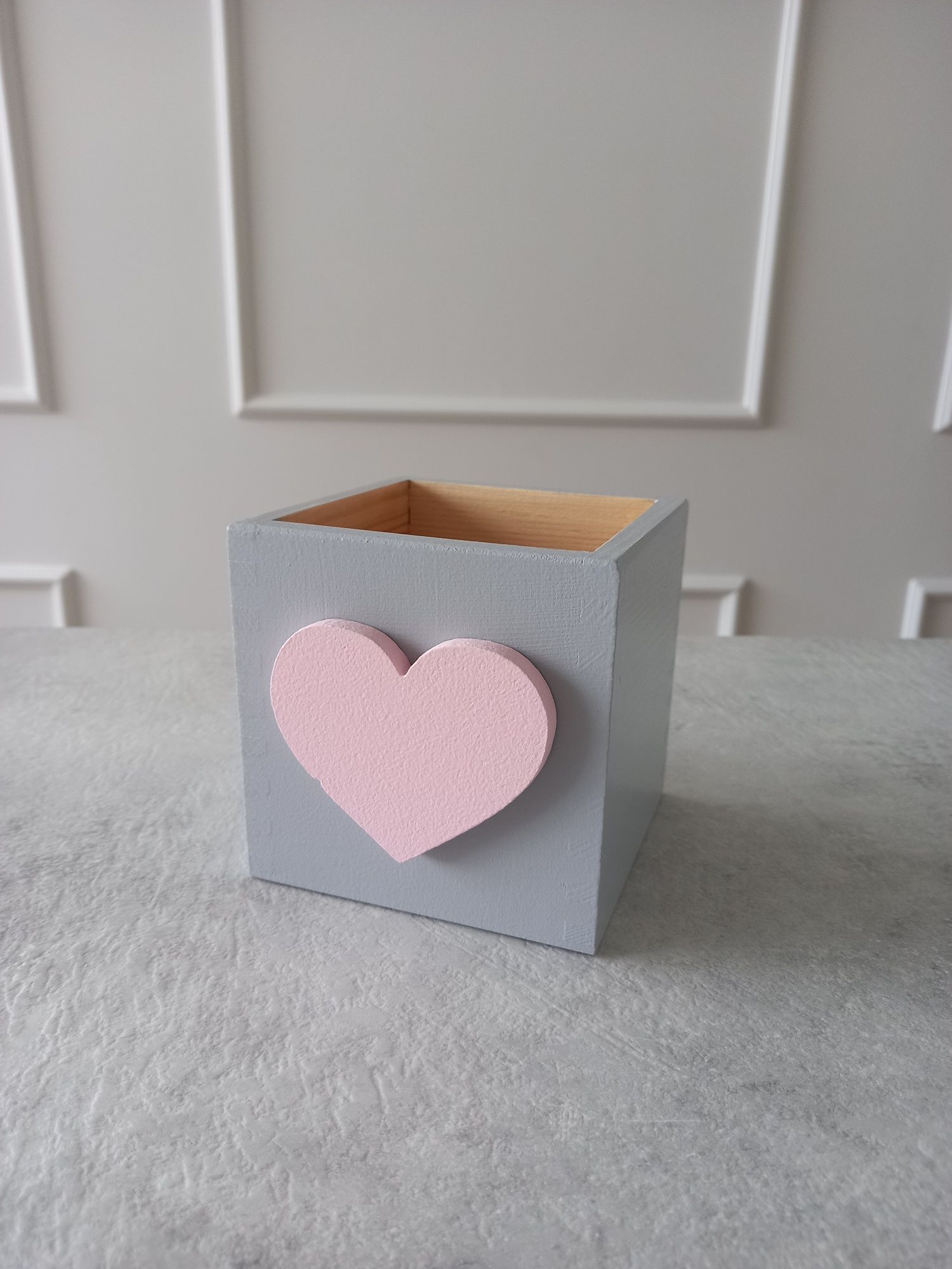 Pudełko na kredki z sercem od Zuzu Design