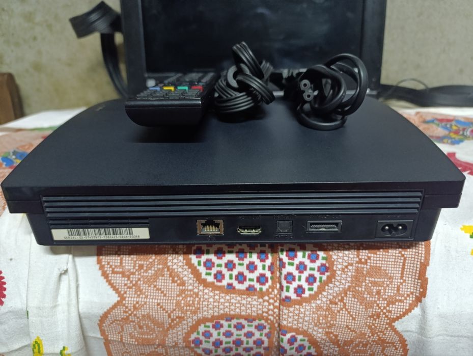 Ps3 cech 2004 B, para peças a funcionar.