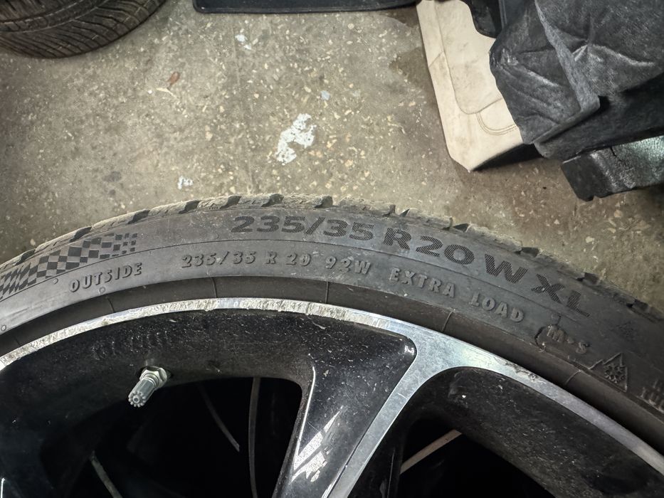 Резина 235/35 R20 Continental зима