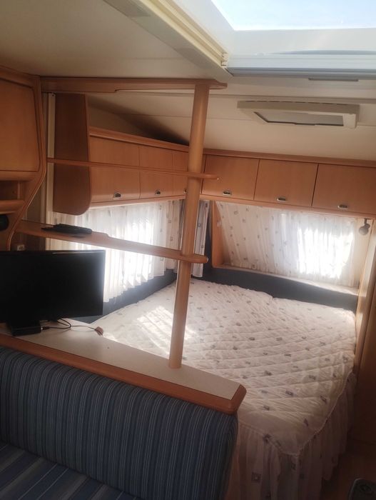 Przyczepa Hobby 560 KMFE 6 osób łóżko piętrowe