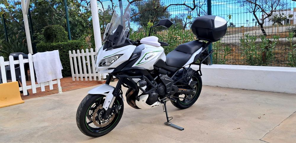 Kawazaky Versys 650 muitos extras