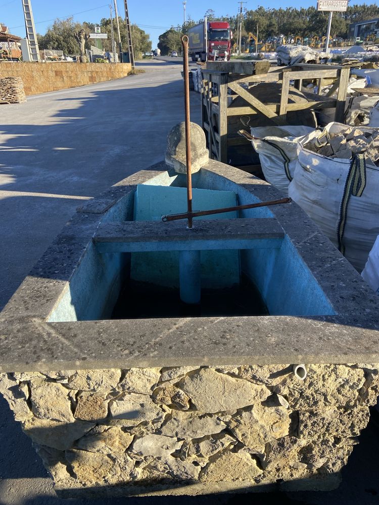 Barco forrado a pedra