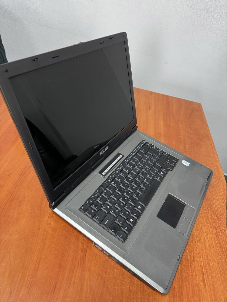 Ноутбук ASUS X 51 RL