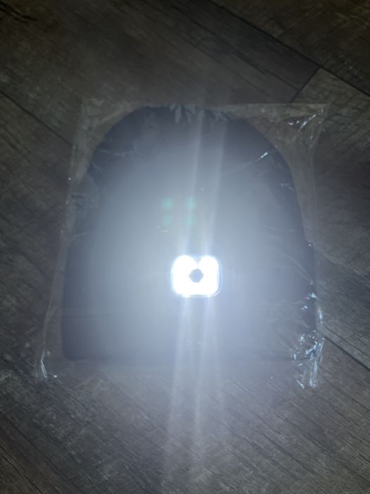 Шапка тепла      . Шапка зимова . Шапка з ліхтариком.