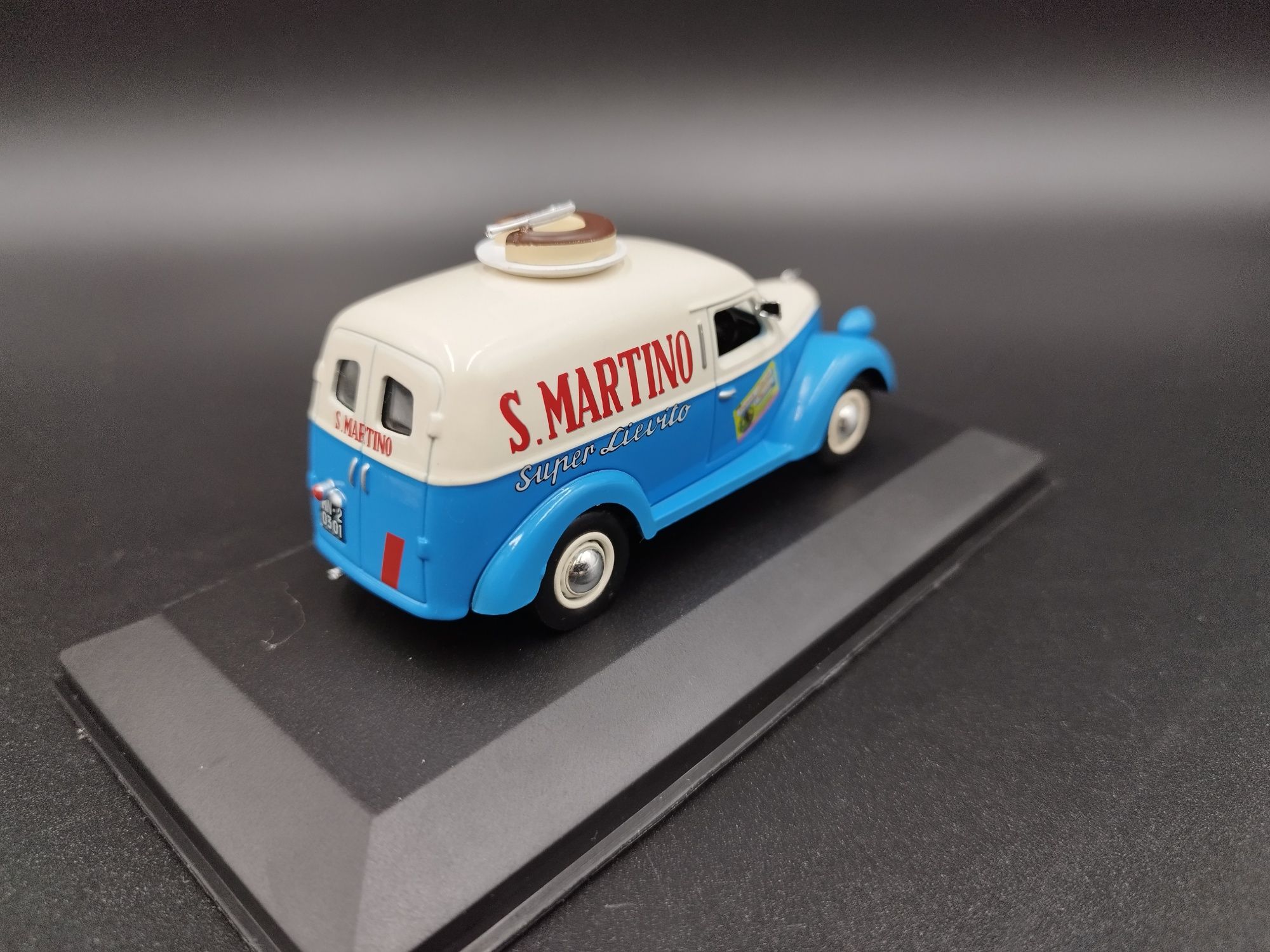 1:43 Altaya 1949 Lancia Ardea 800 Furgocinio Model