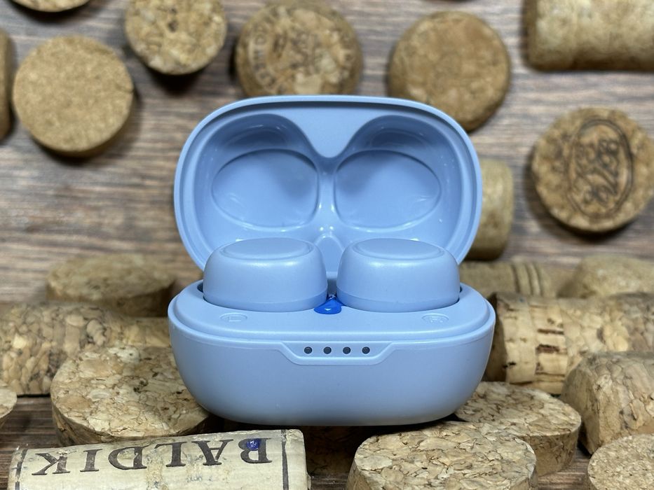 з бездротовими навушниками Heyday true wireless earbuds.