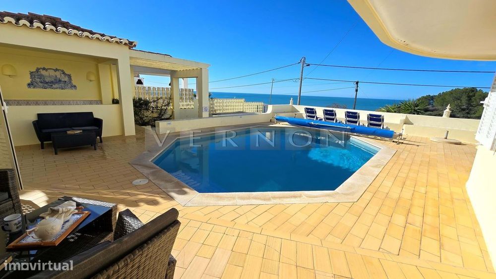 Algarve, para venda, moradia T5 primeira linha do mar com piscina aque