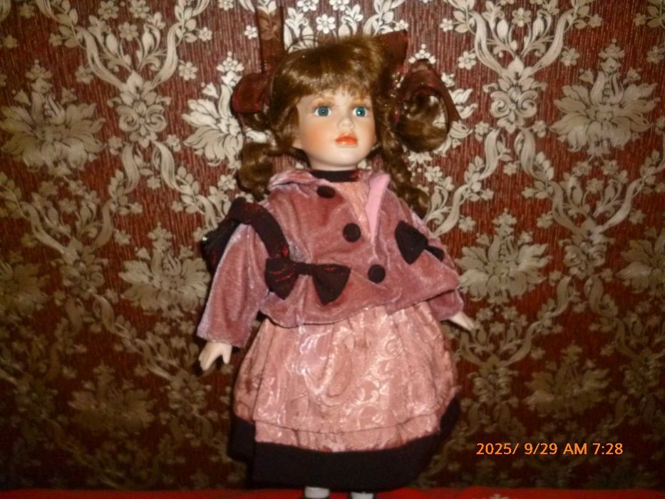 кукла фарфоровая коллекционная Leonardo Collection,