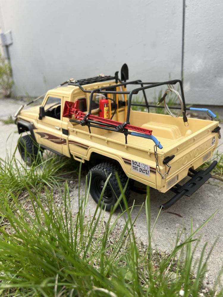 Іграшка на радіокеруванні MN 82 Toyota LC79 + допрацьований