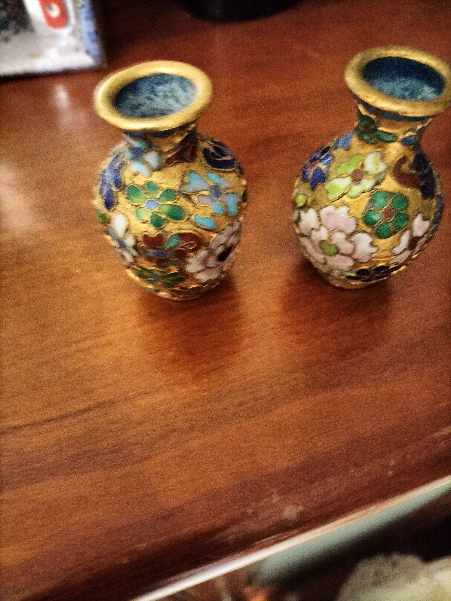 Jarras em miniatura em esmalte closonne chinês