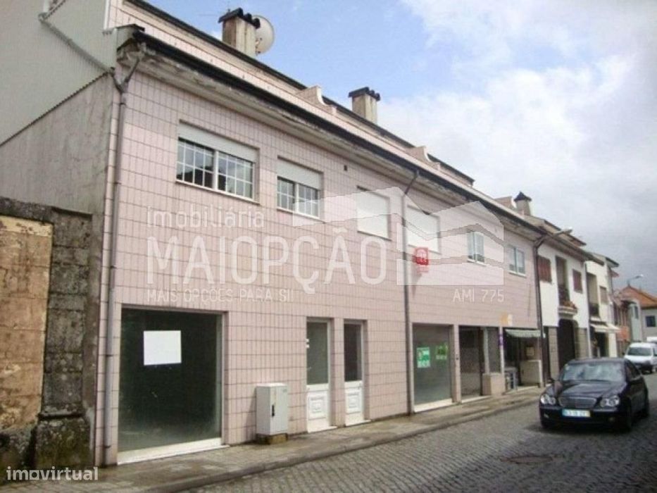Loja em Vila Cova da Lixa e Borba de Godim