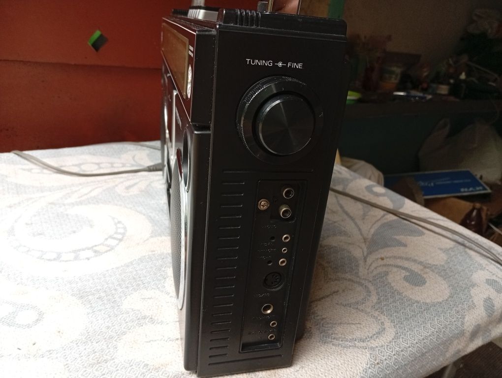 Магнитофон Sanyo M4500KE.
