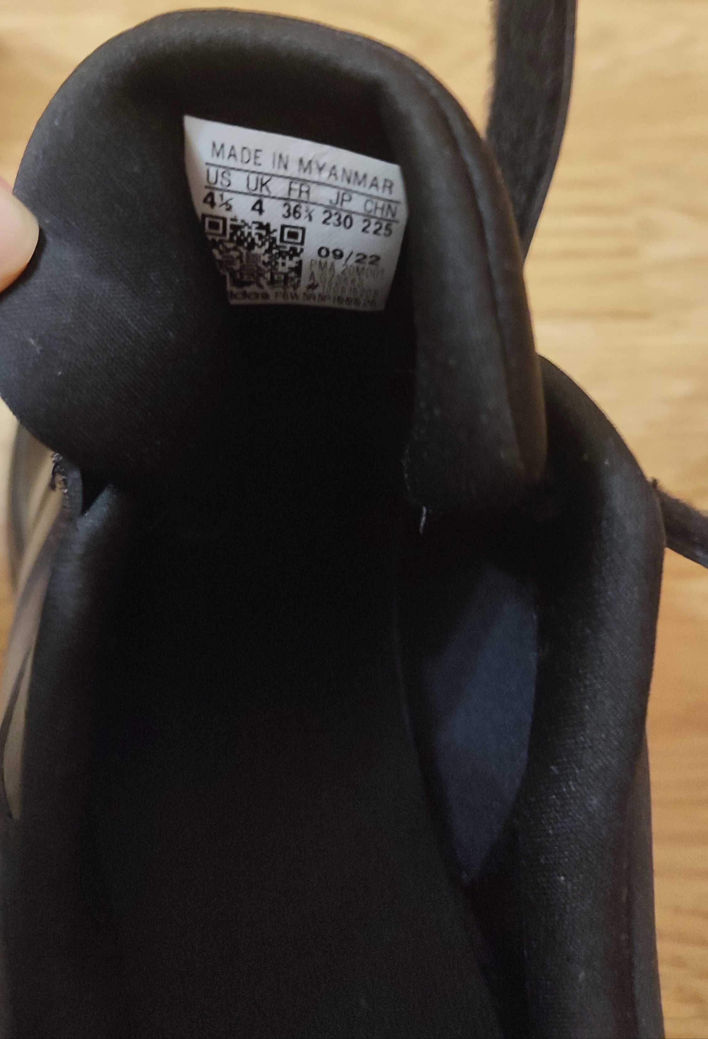 Кроссовки Adidas стелька 22,5 см