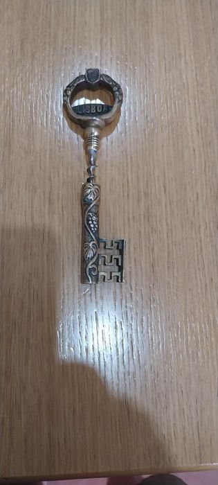 Chave saca/rolhas muito antiga