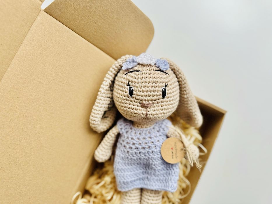 Króliczek zrobiony na szydełku