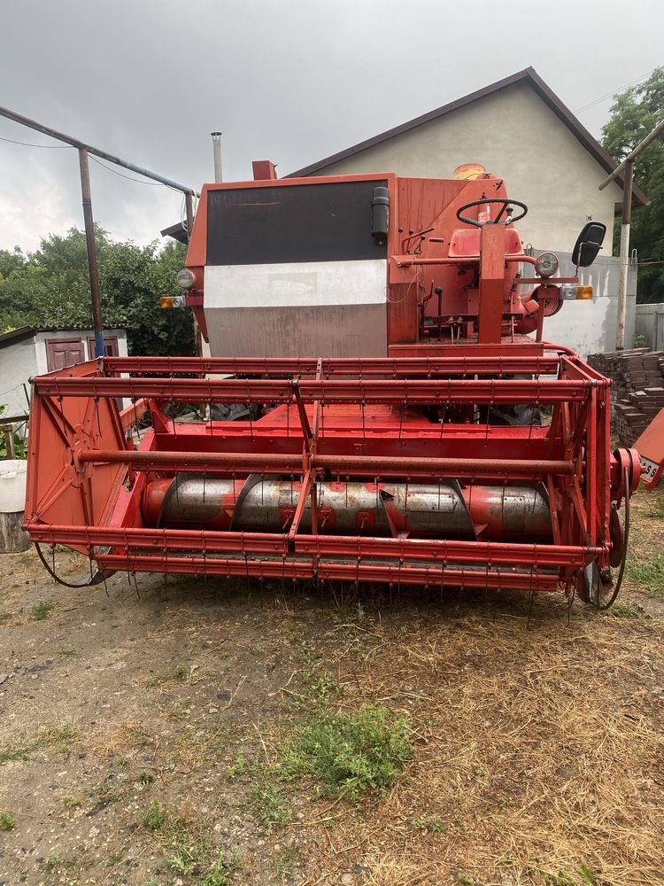 Комбайн Massey Ferguson 307