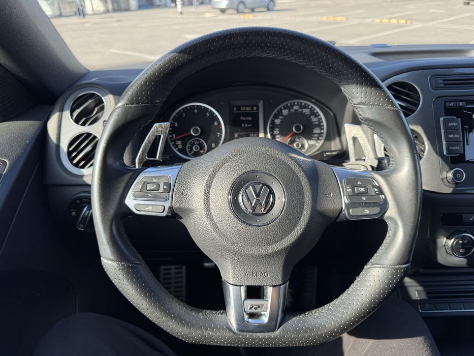 Volkswagen Tiguan SPORT R-LINE