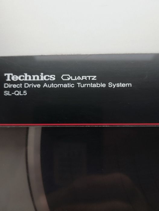 Тангенциальный проигрыватель винила  Technics SL-QL5