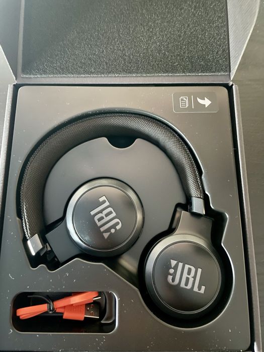 JBL Live 460NC na caixa como novos