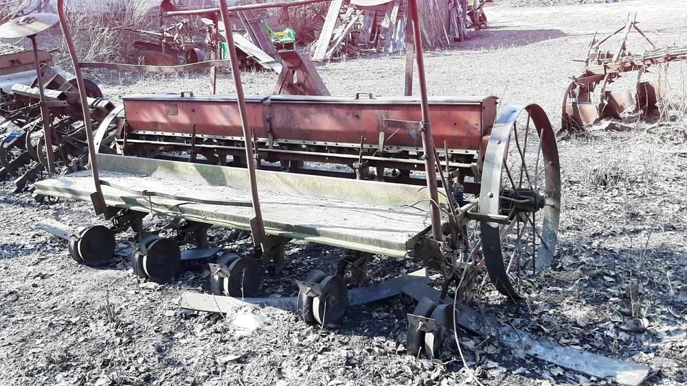 Сівалка  овочева для кукурудзи.