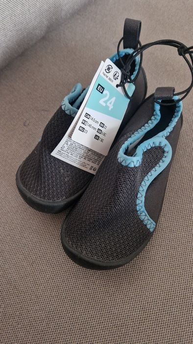 Kapcie, buty antypoślizgowe 24 Domyos