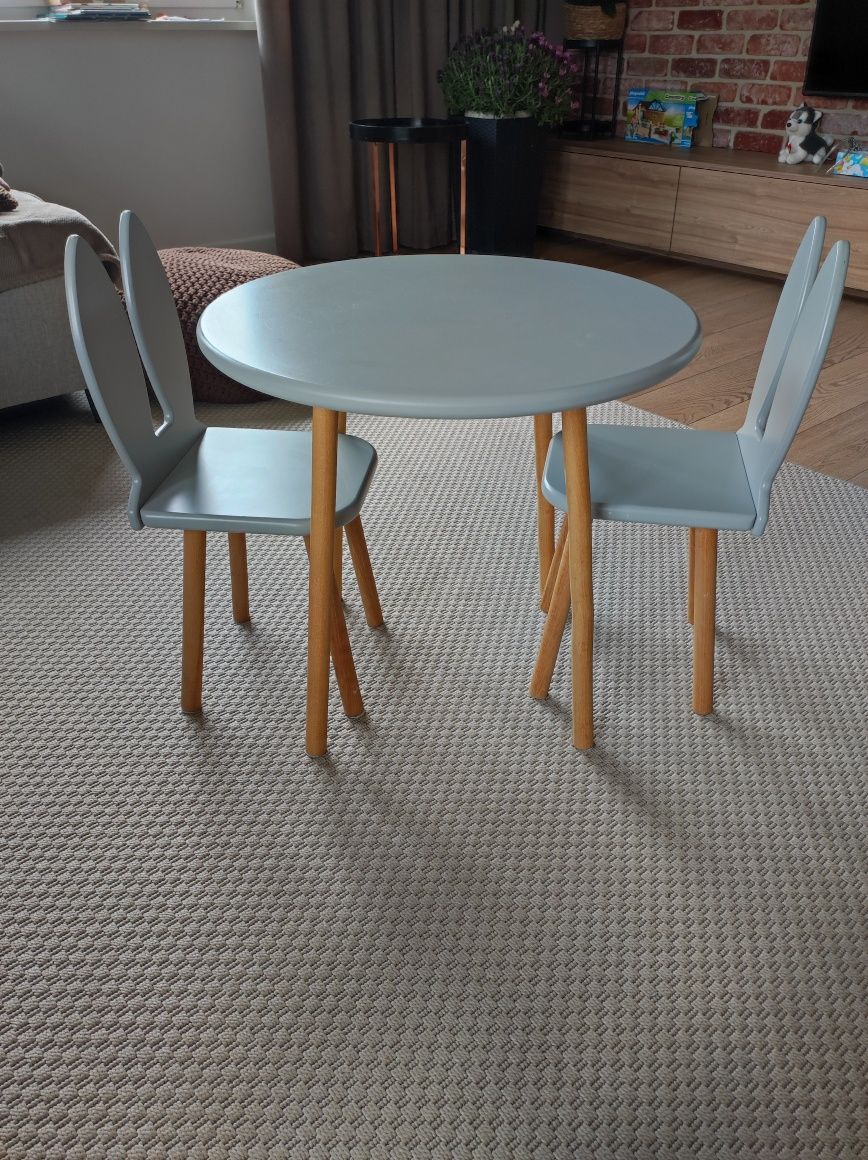 Stolik i krzesełka w stylu skandynawskim, zestaw dziecięcy