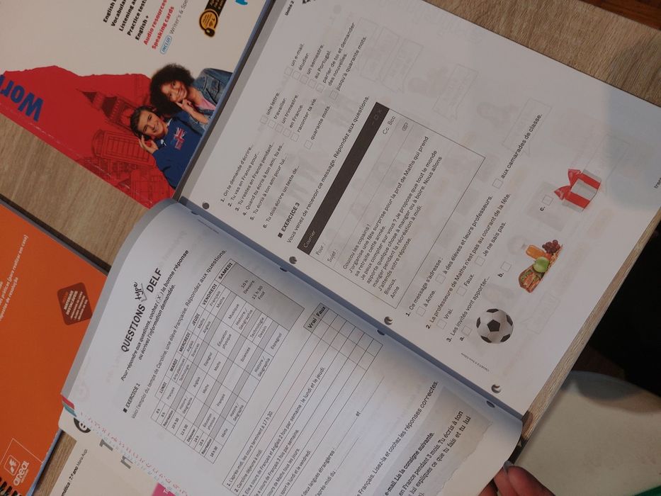 Vendo livros de fichas do 7°ano