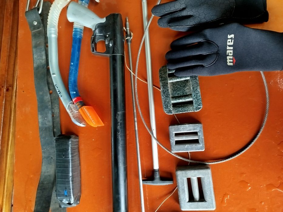 Комплект для підводного полювання.