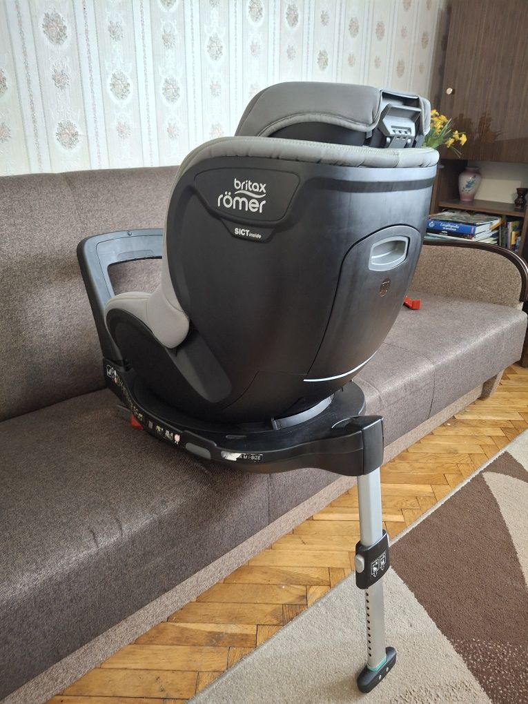 Fotelik samochodowy Britax dualfix M i-size isofix 61-105cm 0-18kg