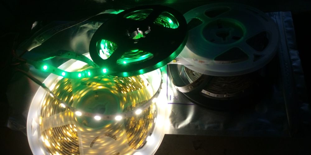 Світлодіодні стрічки. Светодиодные ленты. 5м.  подсветка от 12v.