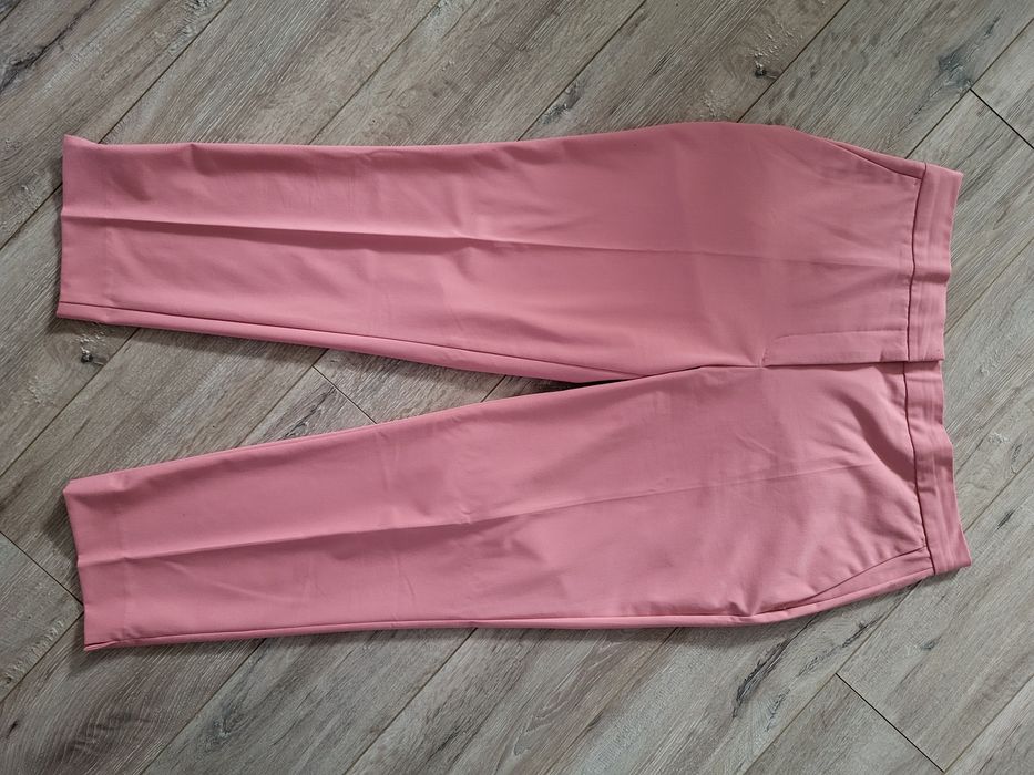 Garnitur damski pudrowy Zara 42