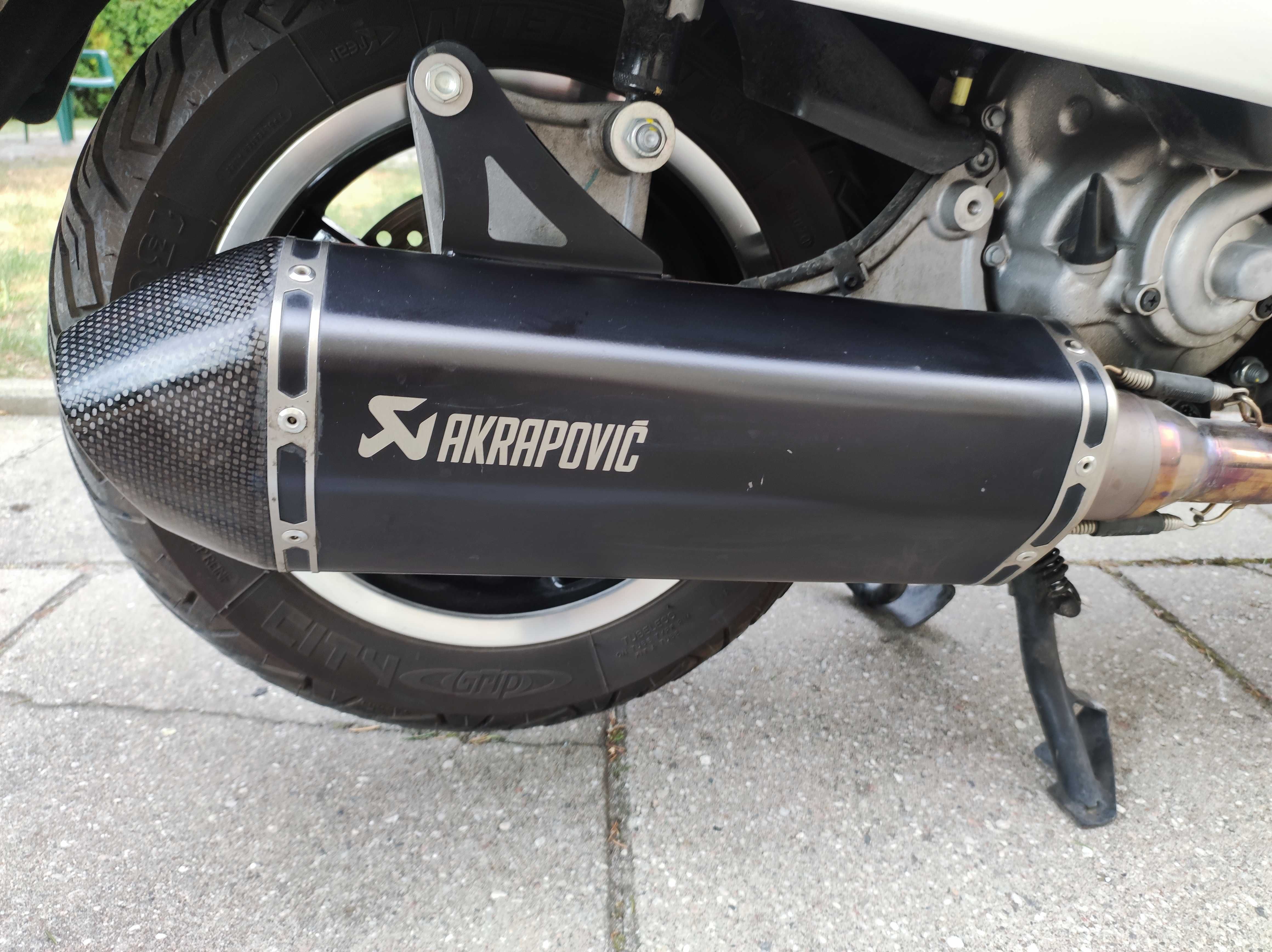 Piaggio Vespa GTS 300 HPE ABS
