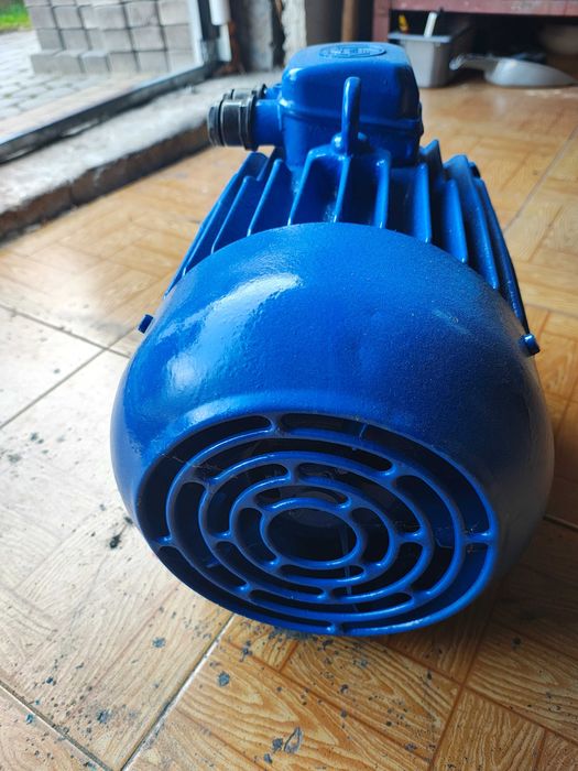Witam posiadam silnik elektryczny do sprzedania 7,5 kw