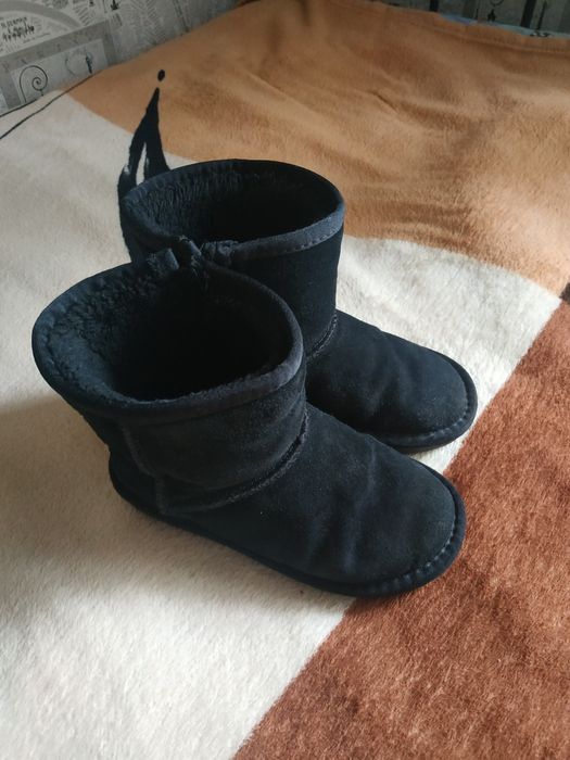 Дитячі чобітки (уггі)