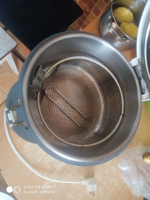Продам фритюрницю Bosch