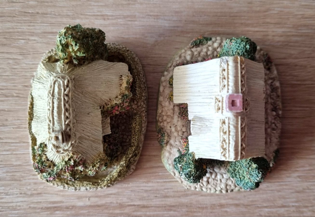 Zestaw kolekcjonerskich miniaturowych domków vintage firmy Leonardo