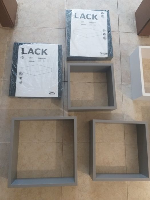 Cubos e 2 prateleiras pretas Novas