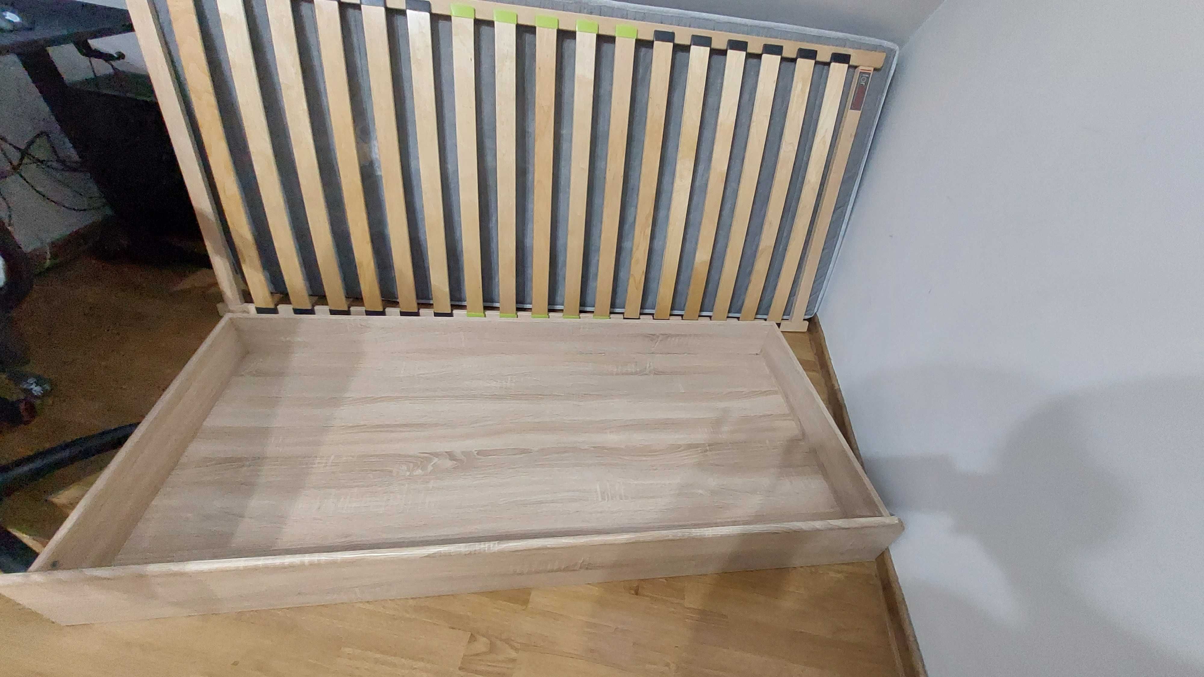 Komplet mebli - łóżko i dwa regały