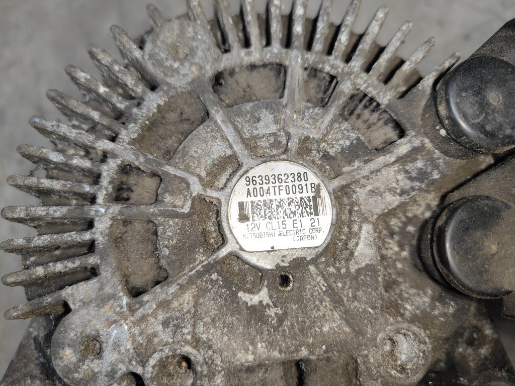 Citroen C4 Xsara Picasso 2.0 HDi alternator 96.393.623.80 i inne