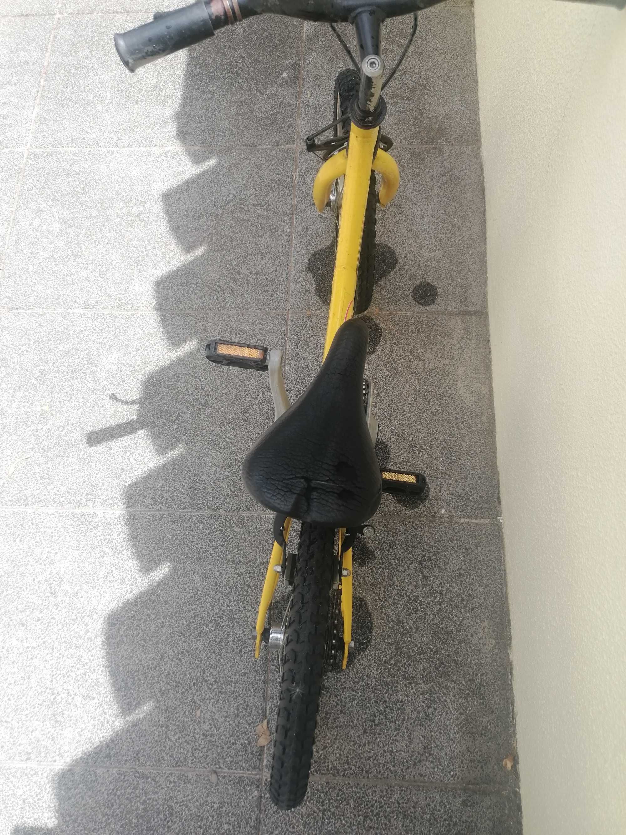 Bicicleta de criança usada