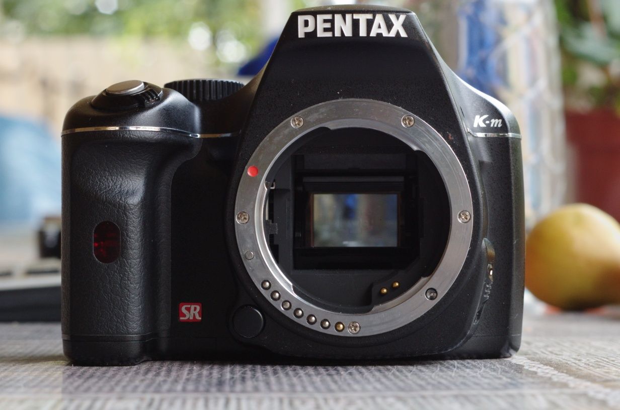 Фотокамера Pentax K-m + фотовспышка