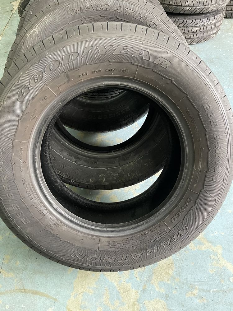 Шини 235/65/16C. Goodyear.