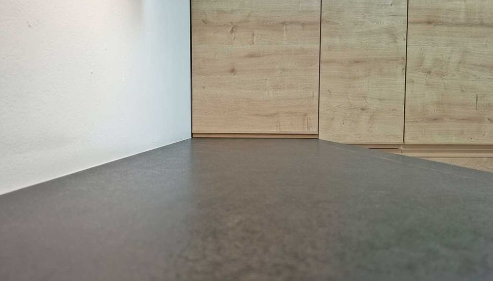 Meble kuchenne z ekspozycji Artisan/biały połysk