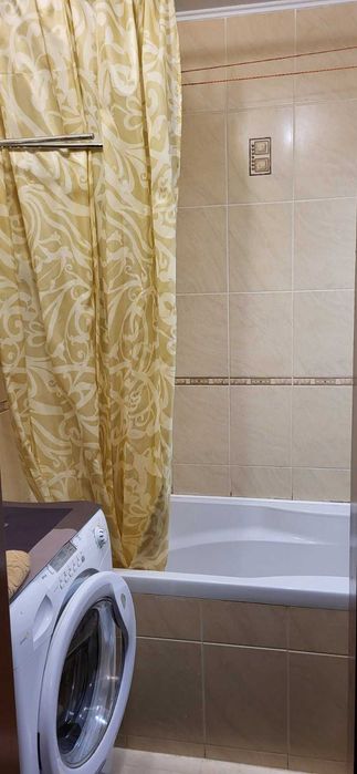 Здам з гарним ремонтом 4 кімн кв біля маг. Прогрес, центр .