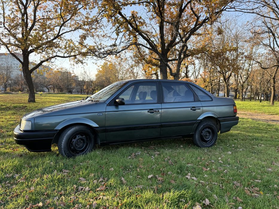 Продам Volkswagen passat B3 1.8 1990 г.в.