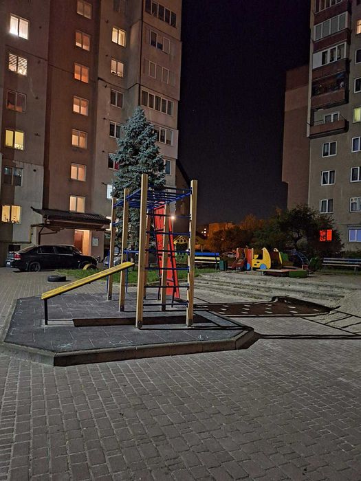 Прод-ся 3 к квартира  з ремонт , і/о на вул Угорницькій-вигідна ціна !