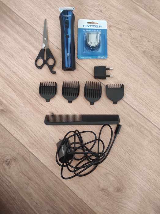 Машинка для стрижки волосся в повній комплектації БУ