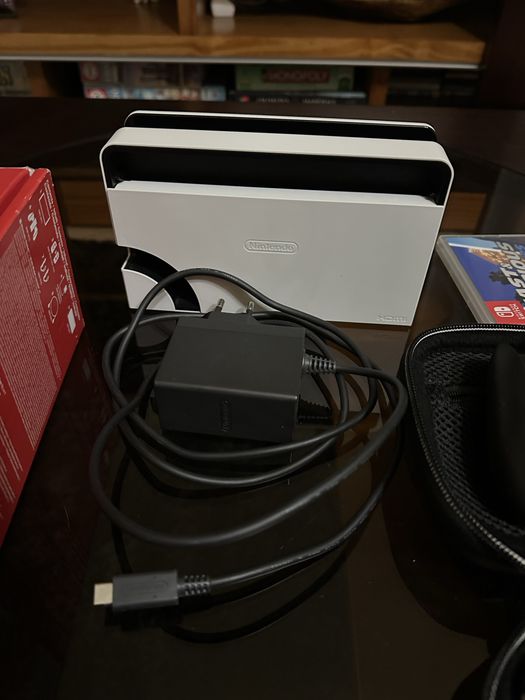 Nintendo Switch Oled - Desbloqueada