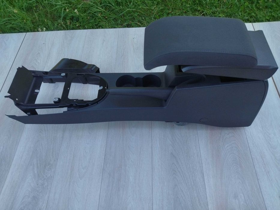 Подлокотник підлокітник Фольксваген Кадди Тоуран Touran Caddy